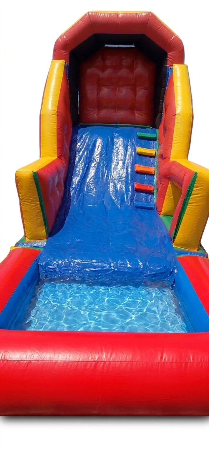 Toboagua infantil com piscina de agua